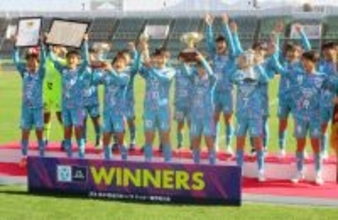 サガン鳥栖が初Ｖ！決勝初の九州対決制し「やっと歴史を変えることができました」