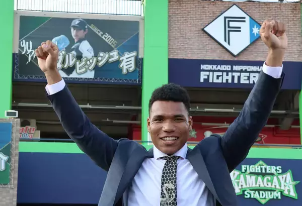 格闘家の兄通じてダルビッシュと初対面「オーラすごかった」日本ハムドラ２・エドポロケイン大興奮