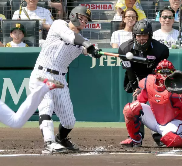 【阪神】佐藤輝明、先制の右前適時打＆１１号ソロ「とにかく先制できてよかった」…前夜の今季初完封負けからムード変える一打に