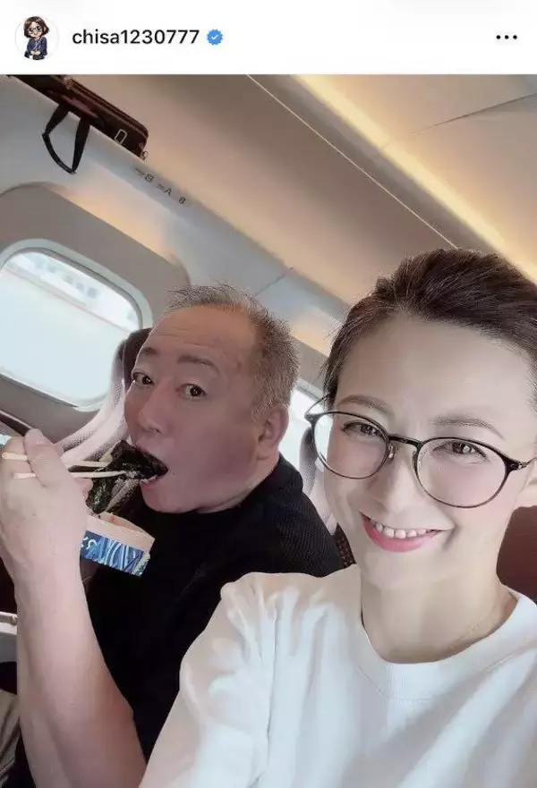 元プロ野球大物とモデル妻がラブラブ夫婦ショット！「素敵な御夫婦」高木豊氏の妻・千早が公開