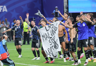 【Ｗ杯】アルゼンチンがＦＩＦＡ規範に違反の可能性　紛争を連想させる横断幕で因縁対決勝利を祝福　