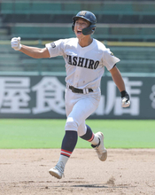 【高校野球】８回「打った瞬間、確信した」４番小倉が逆転２ランで社３年ぶり３度目甲子園出場