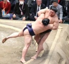 平戸海、“時間差”で協議の珍事も勝ち越し「ホッとした後に物言いがついて焦った」