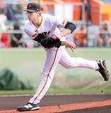 「【巨人】最速１５６キロ！　新助っ投ウィットリーが剛速球で楽天斬り　初実戦で１回０封」の画像1