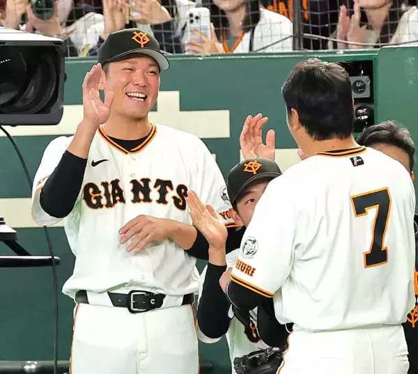 【巨人】坂本勇人が引退試合を迎えた長野久義氏の姿に「ヒットもフライを捕る姿も見られてみんなうれしかった」