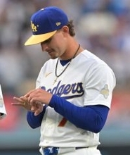 ド軍開幕４戦目でブルペン陣が今季初失点　ロブレスキが押し出し＆２点適時打浴びる…先発・佐々木朗希が５回途中１失点の粘投も