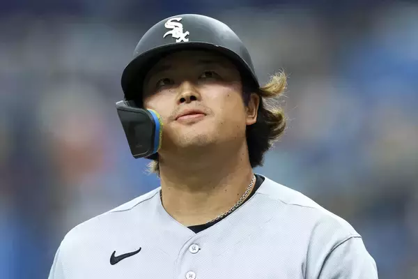 村上宗隆９戦連続安打＆１８戦連続出塁　打球速度１８０キロの強烈な当たりで右前安打