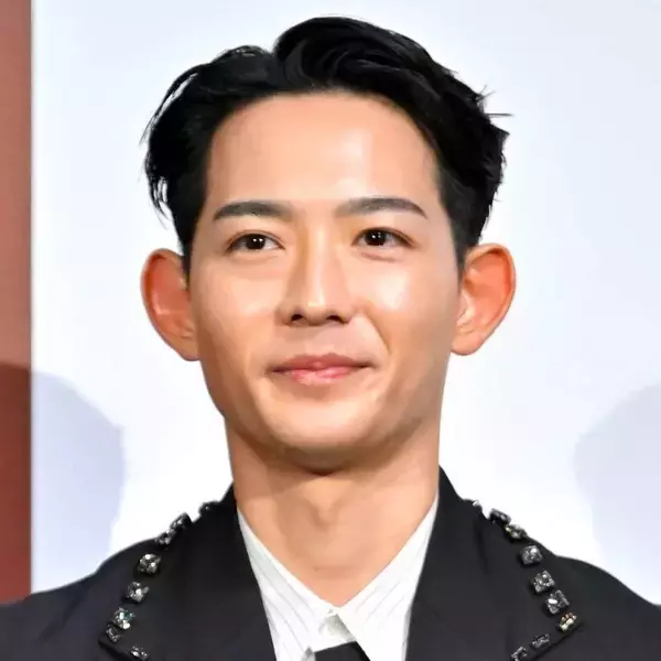 竜星涼、１６年間所属した事務所の退所を報告「もう一度自分自身と向き合い、挑戦していくことを決めました」...「ＶＩＶＡＮＴ」出演でも話題
