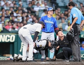 【阪神】坂本誠志郎、悶絶…左膝にＤｅＮＡ・牧のファウルボールが直撃　プレーは続行