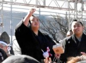 大関・琴桜が山王日枝神社で節分の豆まき 　十両・琴栄峰、元横綱・白鵬さんらも登場
