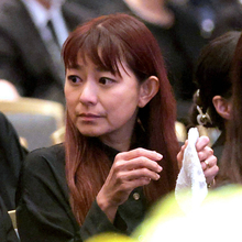 ＬＵＮＡ　ＳＥＡ真矢さんの妻・石黒彩は涙止まらず…再会したＧＡＣＫＴ「言葉が見つからなかった」献花式に参列