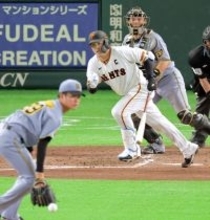 【巨人】新主将・岸田行倫がチーム初安打　完全投球の阪神・高橋遥人から今季初ヒット