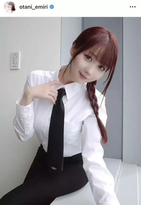 赤髪になったイコラブ・大谷映美里　人気アニメのコスプレが衝撃！「二次元からきた？」「本物のマキマみたい」