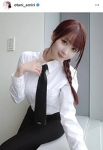 赤髪になったイコラブ・大谷映美里　人気アニメのコスプレが衝撃！「二次元からきた？」「本物のマキマみたい」