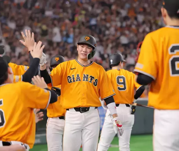 【巨人】橋上監督代行ズバリ！５連敗でストップ！　今季初の坂本＆丸Ｗスタメン「３２歳打線」で一挙５得点の猛攻…新体制で初勝利