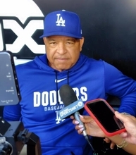 大谷翔平は「ＩＬ入りを考えるような状況ではない」　ロバーツ監督が現状説明、代打なし完全休養日に　前日に左膝の炎症で途中交代