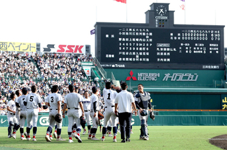 【甲子園】横浜・村田監督「空を見よう」４強入り決めたナイン伝えた言葉…恩師にささげる白星