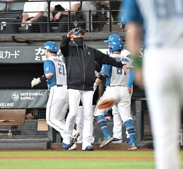 【日本ハム】新庄監督「満塁でバリー・ボンズ敬遠されたの見たことあるんで（笑）」走者なしでレイエス２度敬遠にも「驚きない」