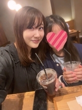 安めぐみ、長女＆次女とのカフェタイムショットに「仲良しさんで良いですよね」「マイペースで日々過ごして」の声