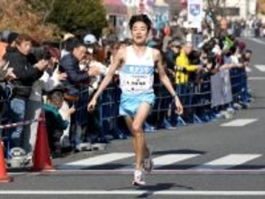 【青梅マラソン】東大の秋吉拓真は１時間３２分４８秒で６位　「完全に内臓がやられた」実業団勢の駆け引きに苦戦
