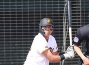 【巨人】沖縄出身の知念大成、凱旋初打席は「足が震えたりしたので」　初の対外試合で慣れ親しんだ故郷でも緊張