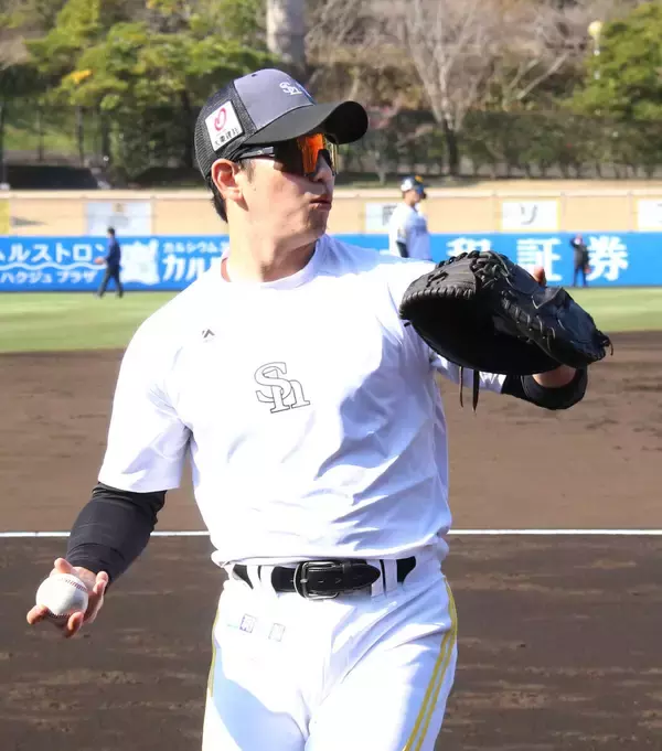 【ソフトバンク】栗原陵矢がほろ苦の捕手再デビュー　振り逃げで二塁進塁を許す「キャッチャーは難しい」