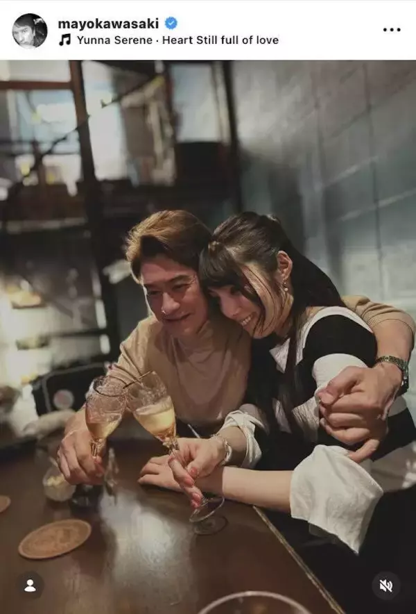 ６３歳になった川﨑麻世、２２歳年下の美人妻を抱き寄せた夫婦ショット！「素敵なご夫婦」「見てるこちらまで幸せ」