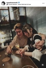 ６３歳になった川﨑麻世、２２歳年下の美人妻を抱き寄せた夫婦ショット！「素敵なご夫婦」「見てるこちらまで幸せ」