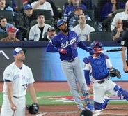 Ｔ・ヘルナンデスの２号２ランでドジャース先制　昨年ＷＳ第７戦以来の“トロント決戦”でシャーザー撃ち