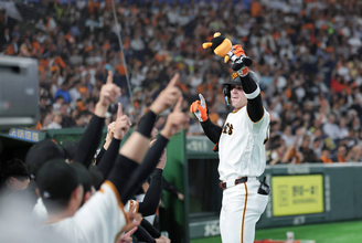 【巨人】キャベッジが２回に同点のバックスクリーン弾！今季１１号