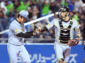 【阪神】伏見寅威、開幕８連勝の高橋遥人の剛球は「捕るのが怖い」…相次ぐ完封勝利も「２、３回やっていくと怖くなってきて（笑）」独占インタビュー（２）
