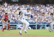 大谷翔平、左膝にばんそうこう　クラブハウスで珍しく引きずる様子も　試合終了２４分後にスーツケース引いて帰路