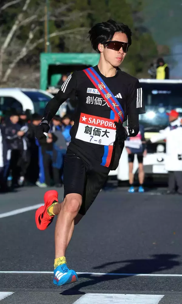 創価大の小池莉希がタフな条件の１万Ｍで力走　今季の大学駅伝の主役候補