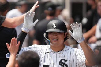 村上宗隆が大暴れ　１試合２発で大谷翔平の１年目に並ぶ２２号＆米自己最多６打点… ボブルヘッド人形配布＆両親参加の始球式