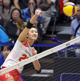 「【バレー】母・大友愛さん驚嘆「すごい」　初先発・秋本美空がフルコースの大暴れ　初得点＆サービスＡ＆ブロックでチーム１位の９得点…女子日本が第１セット先取し１次Ｌの首位突破確定、アジア選手権・ベトナム戦」の画像1