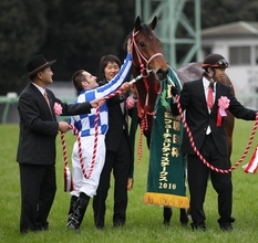 「開成調教師」でも調教師試験に１４回目で合格…意外に苦労人だった“世界のＹＡＨＡＧＩ”が開業６年目で悲願のＧ１初勝利　朝日杯ＦＳ過去の名勝負