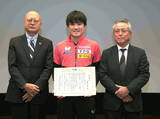 「テレビ東京　「ＷＴＴファイナルズ」優勝の張本智和を特別表彰「世界卓球は金メダルを狙える」」の画像1