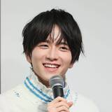 「「最高のクリスマスプレゼント」板垣李光人、金髪ヘアの自撮りショットにファン歓喜！「似合いすぎててやばい！！」」の画像1