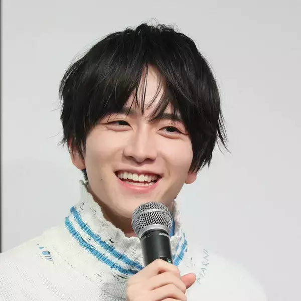 「最高のクリスマスプレゼント」板垣李光人、金髪ヘアの自撮りショットにファン歓喜！「似合いすぎててやばい！！」