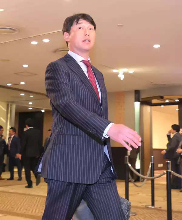 【広島】新井貴浩監督が明言　２・１０の紅白戦からサバイバル「そこに合わせて」新人もベテランも例外なし