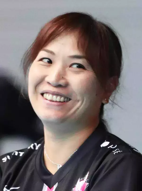 元バレー代表の竹下佳江さん、サッカー元日本代表と「１５年ぶり」再会　「レジェンド」「フッ軽娘」との豪華写真に多くの反響！