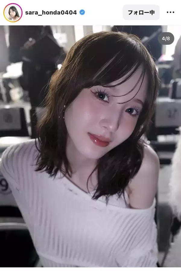 「本田紗来、お腹チラリな迷彩パーカーショット！透明感抜群な美肌披露に「おいおいたまらん」「可愛さレベチ」とファン歓喜！」の画像