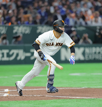 【巨人】中山礼都が二塁へヘッドスライディングで今季初長打　代打出場の２打席目