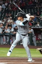 ６戦連続の１１号狙う村上宗隆、２打席目に６試合連続安打となる右前安打