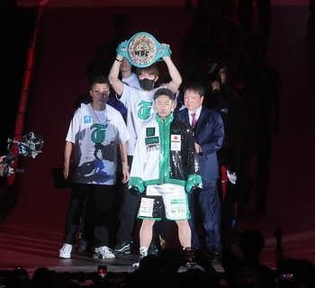 【ラウンドＶＴＲ】井上拓真―井岡一翔、３回にも拓真が２度目のダウン奪う！…ボクシング世界戦