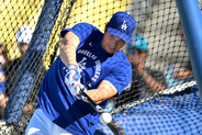 大谷翔平、志願のフリー打撃練習　５２スイング１７発で衝撃の推定１６０ｍ場外弾…ベイツコーチが説明「もっと自然に力感なく打てるのが理想」