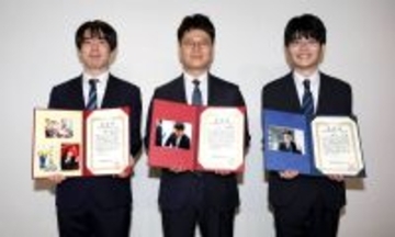 藤井聡太六冠に聞いた　歯列矯正の将棋への影響は？「だいぶ噛み合わせも…」記者クラブ賞受賞