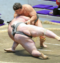 “イケメン幕下”大森　勝ち越し王手の３勝目　巨漢に上手出し投げで「自分の形にすることが出来た」