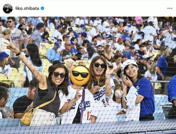 ニコラス・ケイジの日本人妻、グッズを全身にまといメジャー観戦！「最高な時間を過ごせました」　芝田璃子が公開
