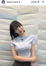 「反則です」「サイコー！」プロ雀士がピッタピタ「役満ボディ」にくぎ付け　岡田紗佳の「スタイルがいいな～」